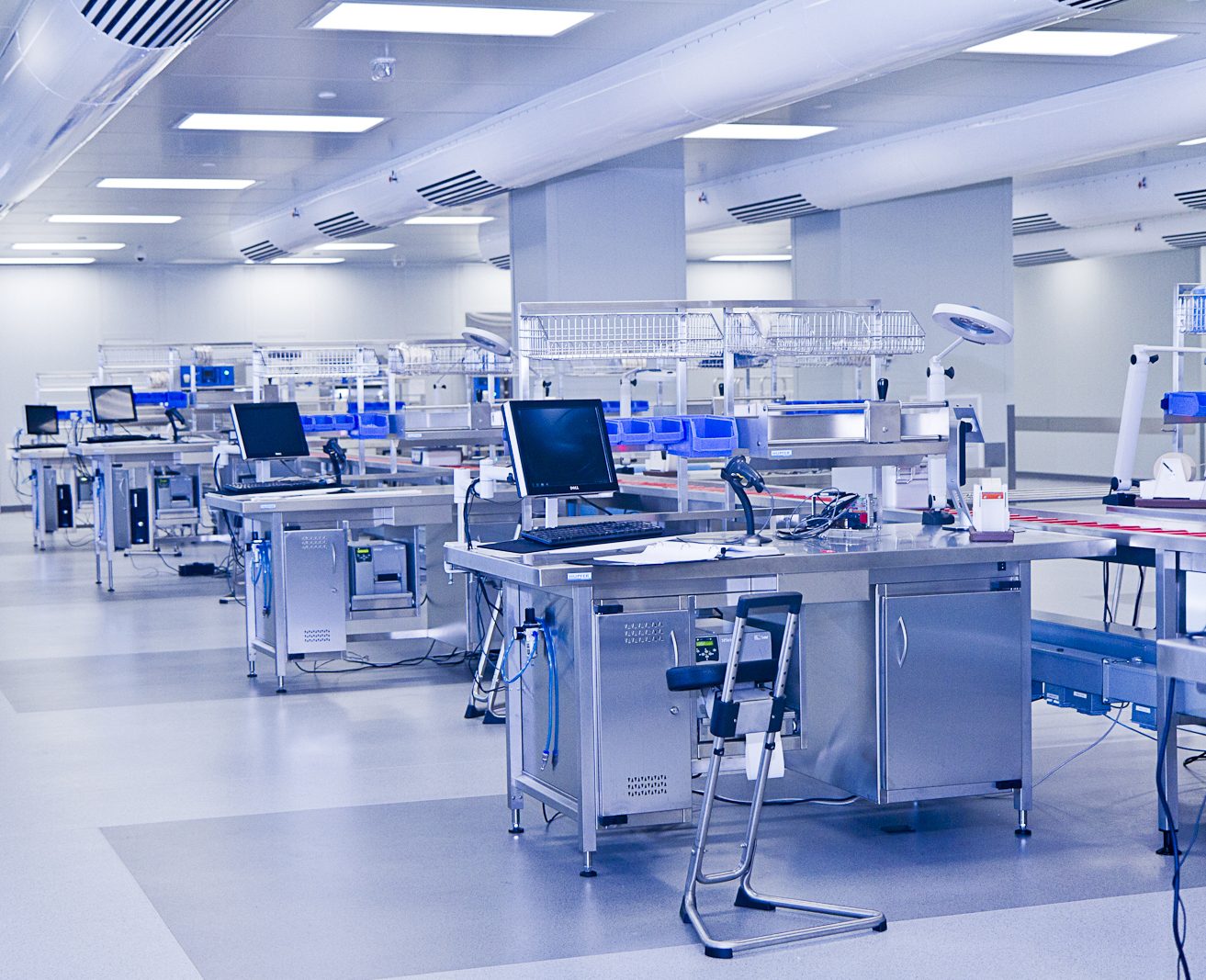 Assembly floor of the SteriPro centralized reprocessing facility with tracking workstations
